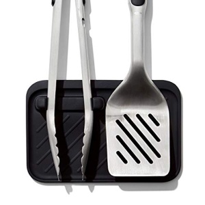 Suport din silicon pentru ustensile grill OXO Good Grips, rezistent la caldura, negru - Img 12