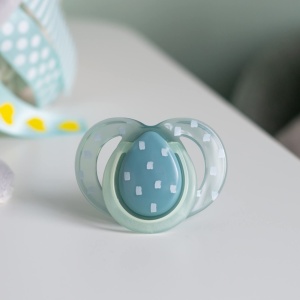 Suzete de noapte Tommee Tippee, design ortodontic simetric, punga din silicon fara BPA, 6-18 m, pachet de 6 suzete - Img 8