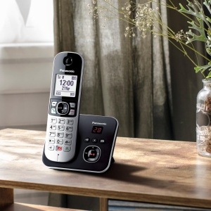 Telefon fara fir Panasonic KX-TG6862GB Negru-Argintiu cu 2 Mobiluri si Robot Telefonic - Img 2