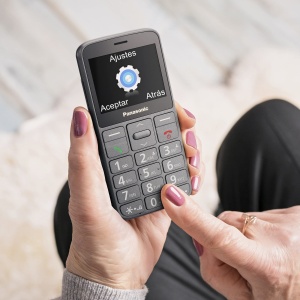 Telefon mobil Panasonic KX-TU160EXB Essentials pentru seniori, buton de urgenta SOS, butoane separate mari, afisaj mare cu fonturi si numere, negru - Img 3