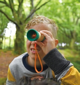 Telescop Hape Nature Fun din bambus, 8x marire, cu rucsac, pentru copii de peste 5 ani - Img 5