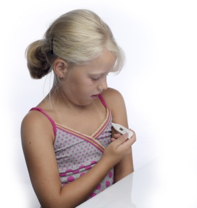 Termometru clinic digital OMRON Eco Temp Basic, rezistent la apa, pentru masurare precisa orala, rectala si axila, cu bip, baterie inlocuibila si varf rotunjit pentru masurare blanda - Img 4