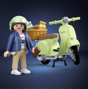 Vespa 150 Sprint Veloce PLAYMOBIL 1969, Verde, Set 20 Piese, Figurina Inclusa - Img 3