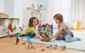 Vila cu animale PLAYMOBIL 71852 Set de joaca pentru copii de 4 ani Include 3 figurine si accesorii - Img 7