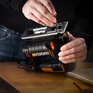 WORX WX4781 Ferastrau vertical 650W - Ferastrau pendular cu electronica de viteza pentru taierea precisa a lemnului metalului si PVC-ului - cu cutie d - Img 4