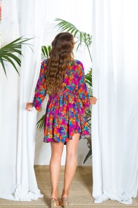 Rochie scurtă florală cu decolteu în V și cordon în talie – model colorat, lejeră, elegantă - Img 10