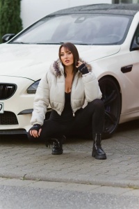 Salopetă Damă Mulată Neagră cu Decolteu în V și Mâneci Lungi - Img 5