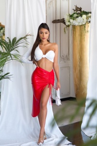 Fustă Midi Roșie Lucioasă cu Șliț Înalt și Șnur Reglabil, Talie Asimetrică, Bodycon