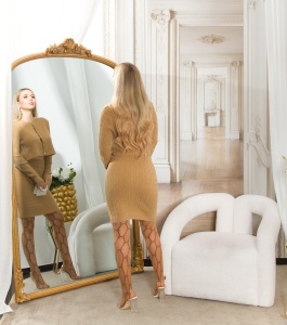 Set tricotat damă 2 piese – cardigan crop cu nasturi și fustă midi, model torsade - Img 6