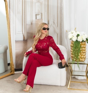 Salopetă Elegantă Bordo din Dantelă cu Spate Decupat și Pantalon Evazat - Img 9