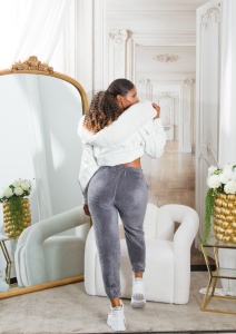 Pantaloni damă jogger plușați gri, talie elastică, lejeri și confortabili - Img 6