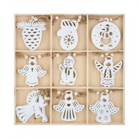 Set 27 ornamente de brad - albe gravate din lemn, in cutie cadou, 6 cm