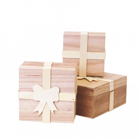 Set 3 cutii cadou din lemn cu fundita 16 x 16 x 8 cm