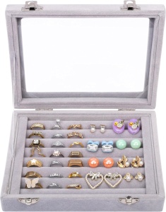 Cutie organizatoare pentru bijuterii Kurtzy, 7 compartimente pentru inele, capac din sticla, interior catifea, inchidere cu capse metalice, 20 x 15 x 4.7 cm, Gri