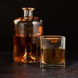 Set 9 pietre pentru racire whisky GOURMEO, bazalt natural, reutilizabile, fara diluare, pentru bauturi reci, Gri - Img 5