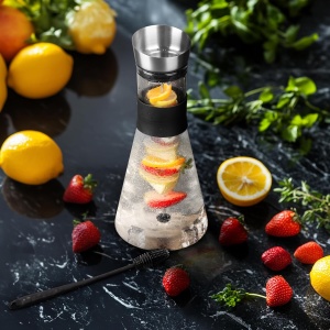 Carafa din sticla Belle Vous, capac inox si accesoriu fructe, 1, 4 L, borosilicata termorezistenta, cu maner silicon si perie curatare, Transparent - Img 7