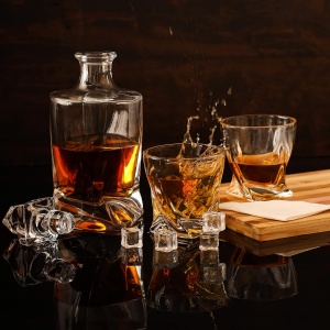 Set decantor whiskey Belle Vous, 800 ml, 2 pahare 300 ml, Sticla, Transparent - Img 4