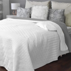 Cuvertura de pat sau canapea reversibila HOMELEVEL, 200 x 220 cm, matlasata, cu doua fete, poliester, Alb/Gri