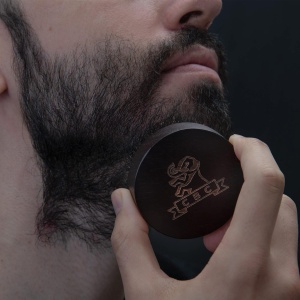 Perie pentru barba Camden, pentru ingrijirea zilnica si aplicarea uleiului si a balsamului, din lemn de nuc, perii 100% din par de mistret, 7 cm - Img 4