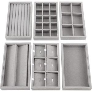 Organizator bijuterii Belle Vous, set 6 tavite din catifea, 21 x 12 x 2.5 cm, compartimente multiple, stivuibile, pentru sertar / masa de toaleta, Gri