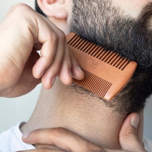 Pieptene ultrausor pentru barba, Camden, cu doua tipuri de dinti, pentru descurcare si aplicare produse de Ingrijire, din lemn - Img 3