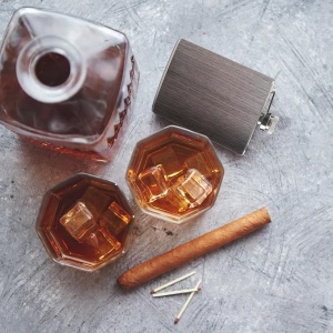 Sticla metalica de buzunar, Brynnberg, pentru tarie, 177 ml, imitatie lemn, Maro - Img 4