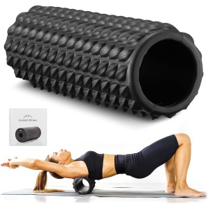 Rola masaj Everest Fitness, 30 cm, neagra, din spuma EVA, cu tepi
