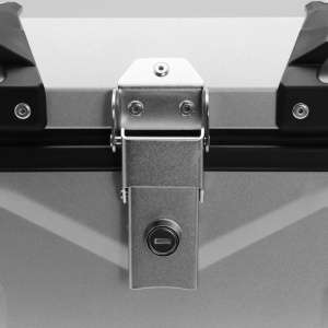 Topcase moto posterior universal de 55 litri, Swordfish, pentru o casca, Maverick L, Baza Montaj Inclusa - Img 8