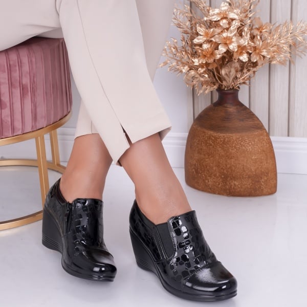 Fekete női alkalmi platform cipő Eco Leather Laced Debra Fekete női platform cipő