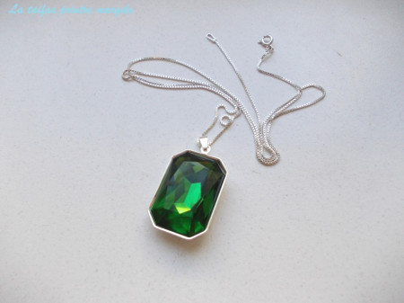 Silver-plated octogonal pendant with Swarovski Dark Moss 27 mm - Img 2