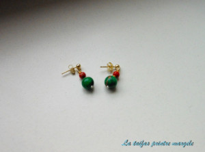 Golden earrings with green and red impression jasper