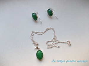 Sterling silver earrings and pendant set with green oval agate