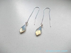 Cercei lungi din argint tip lănţişor cu Cristale Swarovski flame White Opal