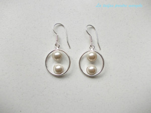 Sterling silver circular earrings with Swarovski pearls cream