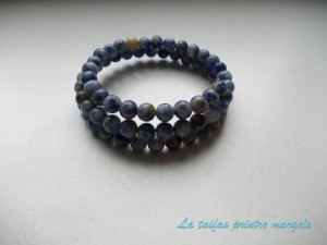 Spiral bracelet with sodalite