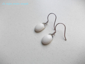 Sterlings silver oval earrings with white jade 10 mm