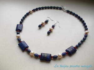 Necklace and earrings set of lapis lazuli, perls and agates