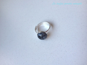 Inel reglabil din argint cu obsidian fulg de nea rotund 10 mm