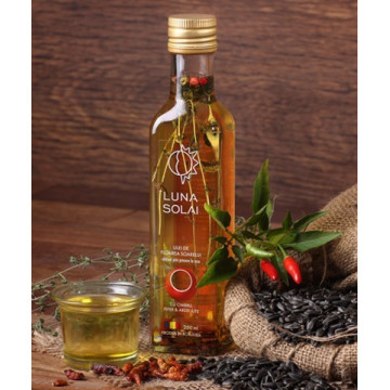 Ulei de floarea soarelui presat la rece cu piper, ardei iute si cimbru - 250 ml