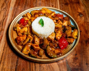Tigaie picantă cu orez basmati (RED'S)