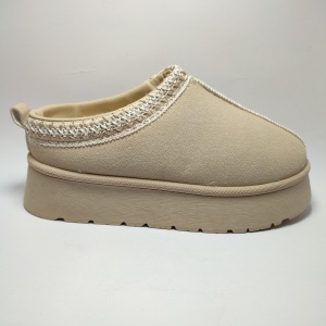 UGG SHORT ORIENTAL FEMEI 14