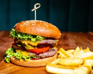 Dublu Cheeseburger (RED'S)
