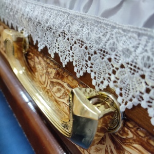 SICRIU MODEL 4 XL Lungime 210 x lăţime 80 x înălţime 60 cm LEMN BRAD, CAPITONAT SATIN, PERNUŢĂ, VOAL - Img 3
