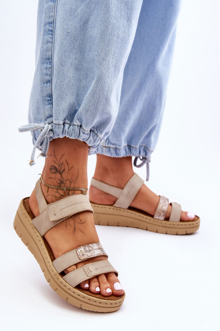 Дамски сандали с велкро закопчаване Fresh Look SH26014 - бежови