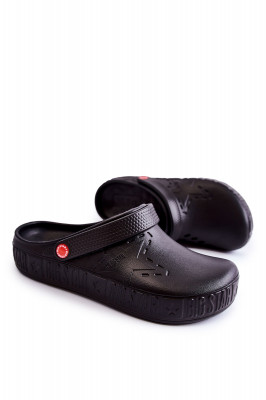 Мъжки чехли тип Crocs на марката Big Star. Типично за крокс чехлите те са изработени от EVA пяна, която е гъвкава, антибактериална и не се деформира. Изключително лесни за почистване. Перфектният модел за работа в градината, плажа или басейна. Този изключ