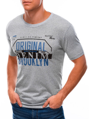 Мъжка тениска с надписи "Original denim Brooklin" на гърдите. Приятната мека материя е изработена от 100% памук.