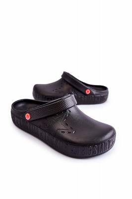 Мъжки чехли тип Crocs на марката Big Star. Типично за крокс чехлите те са изработени от EVA пяна, която е гъвкава, антибактериална и не се деформира. Изключително лесни за почистване. Перфектният модел за работа в градината, плажа или басейна. Този изключ