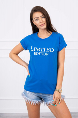Дамска тениска с надпис "Limited edition" от 90% памук и 10% еластан. Размерът е универсален и ще бъде подходящ за дами носещи размери S, M или L.