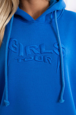 Тройно ватиран дамски суичър с надпис "Girls tour" на гърдите. Моделът е дебел и топъл за най-студените зимни дни. Произведен от 90% памук и 10% еластан. Размерът е универсален и ще бъде подходящ за дами, носещи размери M, L, XL.