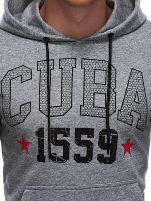 Мъжки суичър с надпис Cuba 1559 на гърдите. Моделът е стандартен с обичане през главата и голям кенгуру джоб. Ластични маншети на ръкавите и в края допълват модела. Изработен от 50% памук и 50% полиестер.